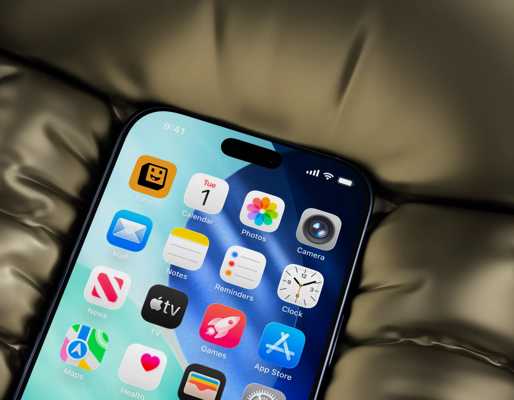 The FOMO app icon on an iPhone home screen
